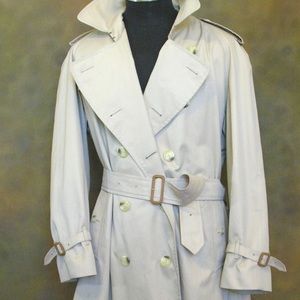 Burberry trench coat MINOR flaws